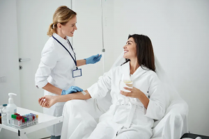 Natural Living Meets Science: Combining Lifestyle Habits with Medical Support for Menopause Natural Living Meets Science: Combining Lifestyle Habits with Medical Support for Menopause